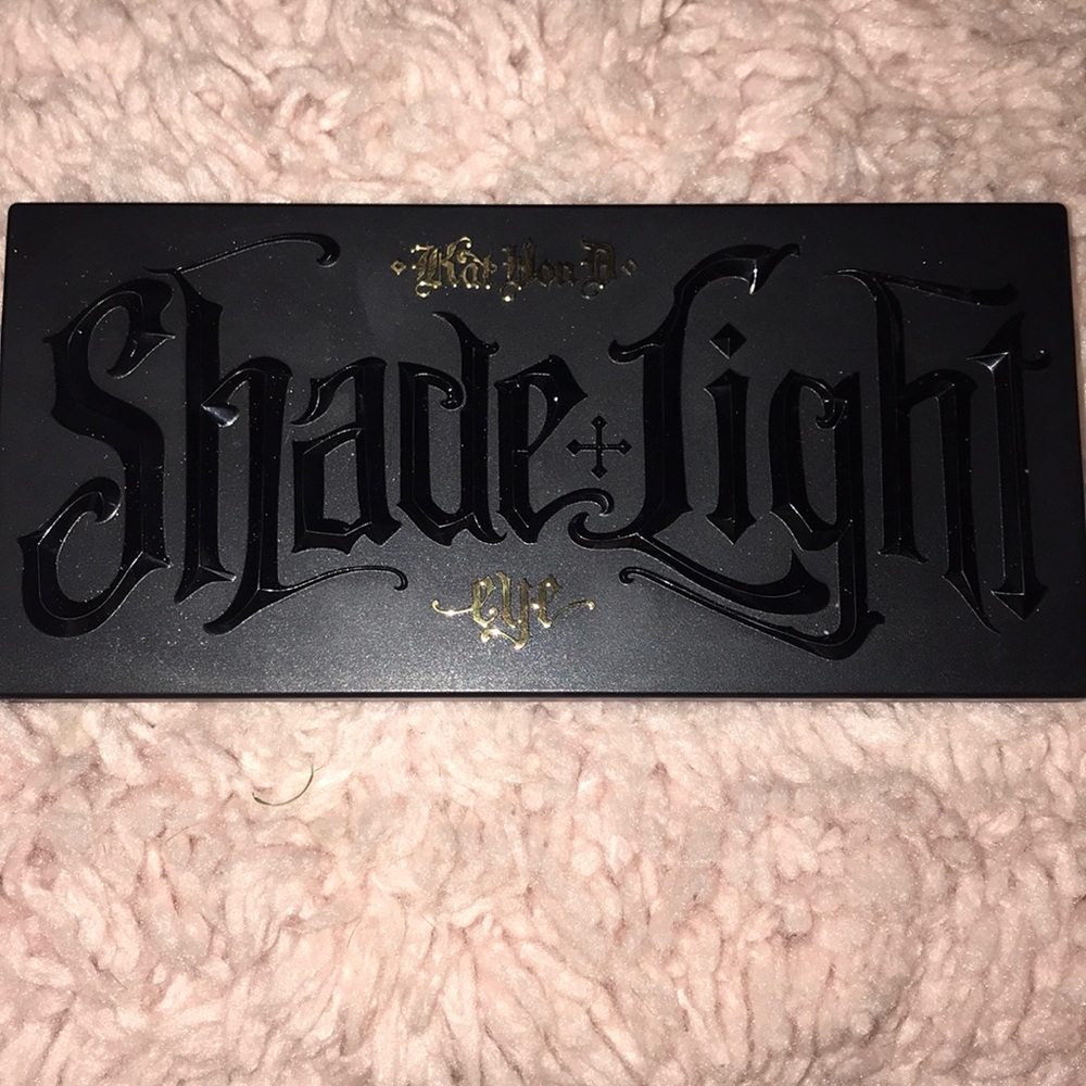 Kat von D shade + light eyeshadow palette